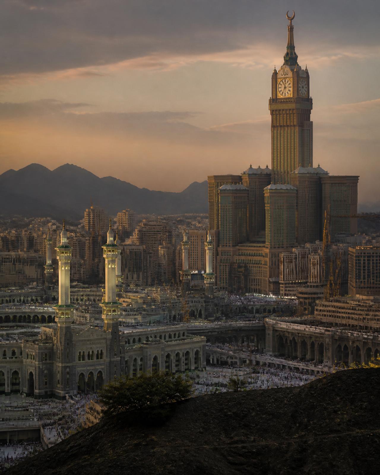 The Holy Kaaba and the Grand Mosque in Makkah at dusk